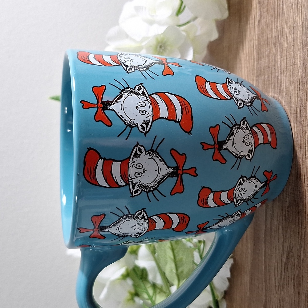 ๐2/$15๐ #ABY Dr. Seuss Blue and Red Cat Mug - Picture 2 of 4